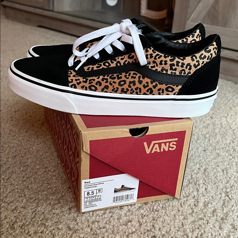 Vans, Ward. Black, white & cheetah low tops.